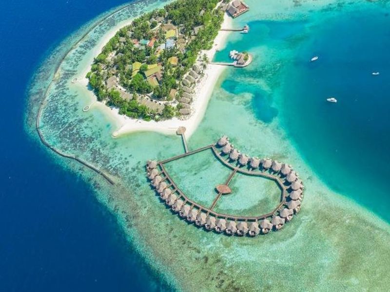 Baros Island Resort 5*