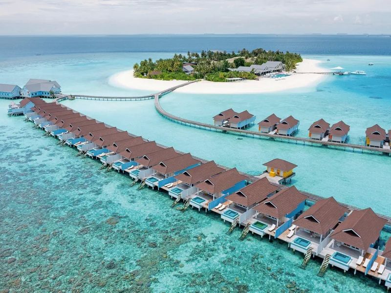 The Standard, Huruvalhi (Raa Atol)