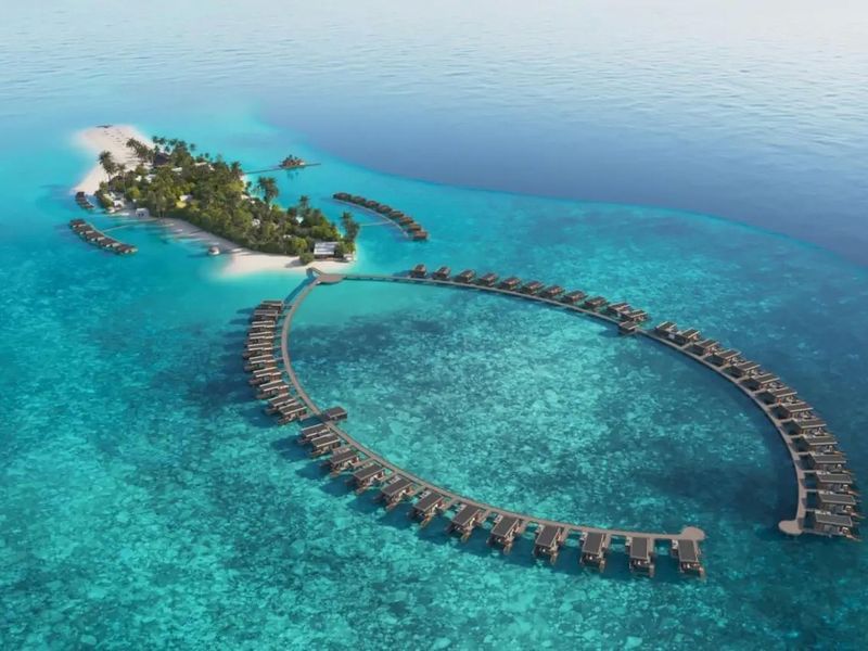 Veligandu Island Resort &amp; Spa