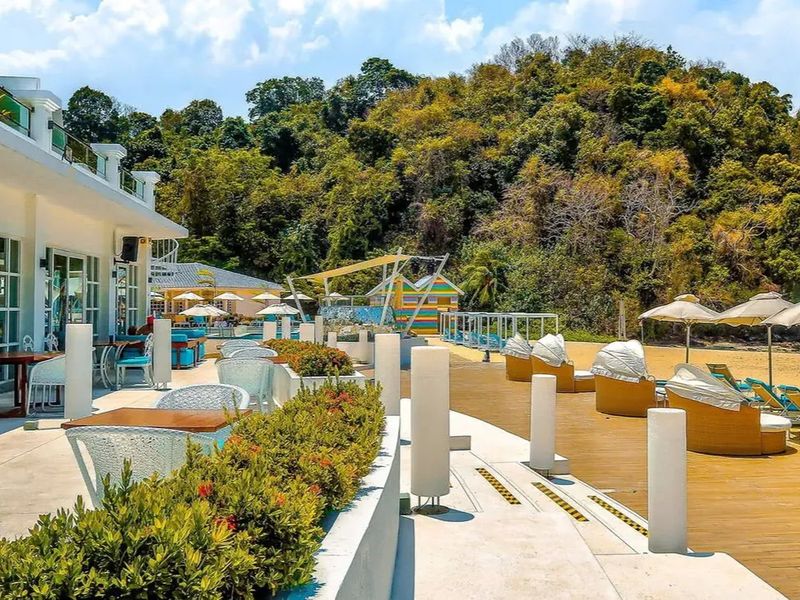 Dash Resort (ex. Lanai Beach Resort)