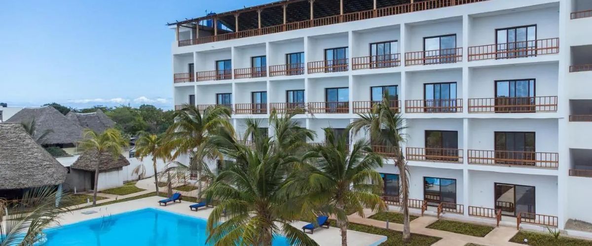 teren hotelu, obiekt, basen