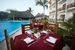 teren hotelu, restauracja, basen