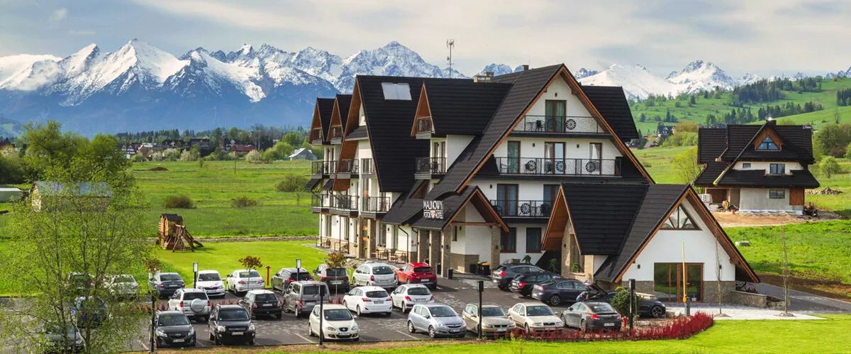 teren hotelu, budynek główny