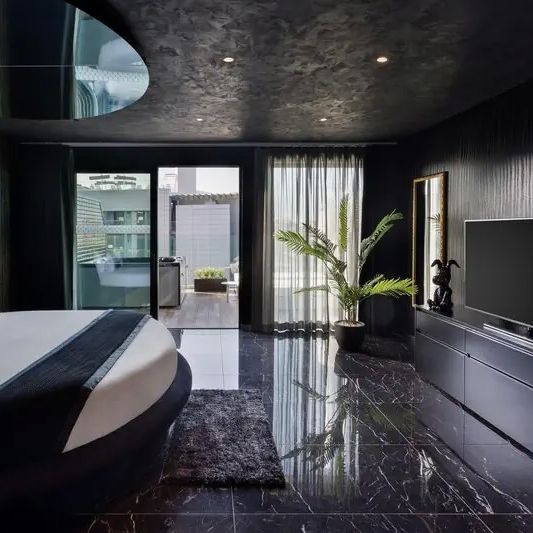 H Hotel