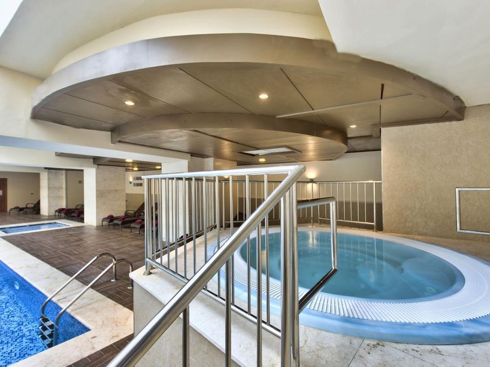jacuzzi