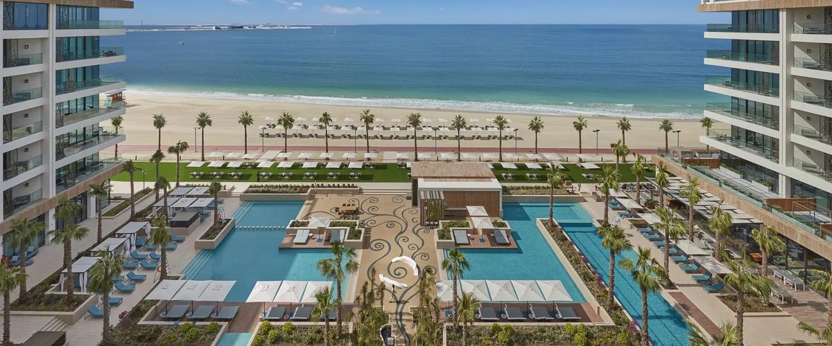 teren hotelu, basen, plaża