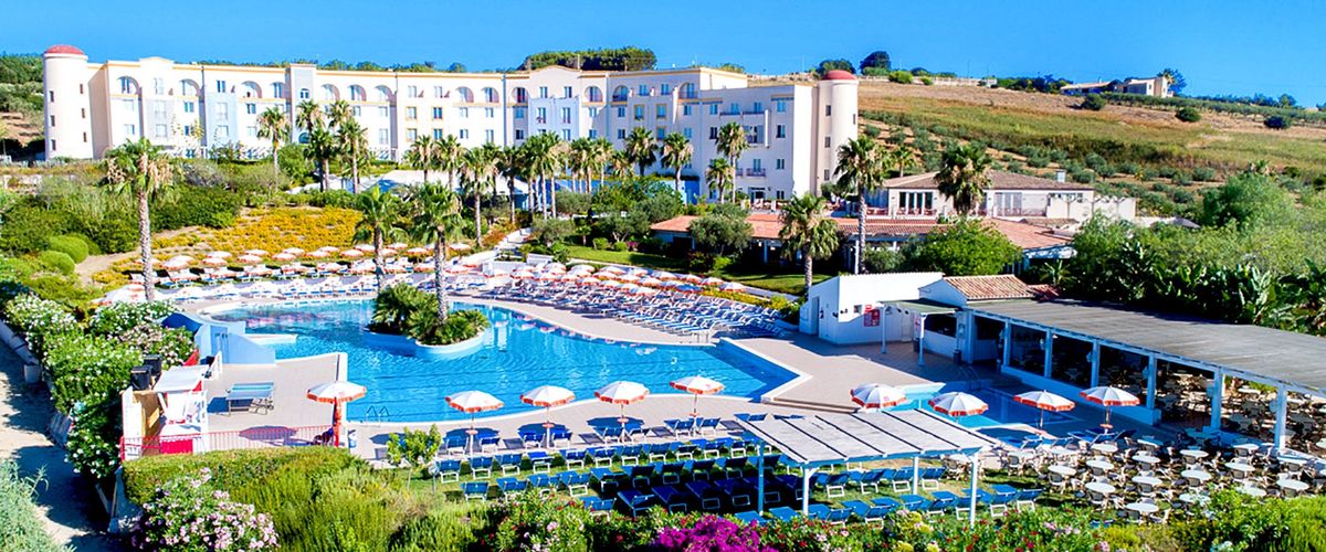 obiekt, budynek główny, teren hotelu