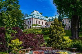 Manor House