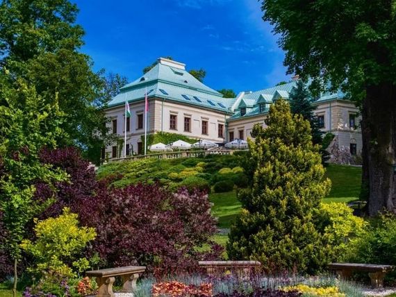 Manor House