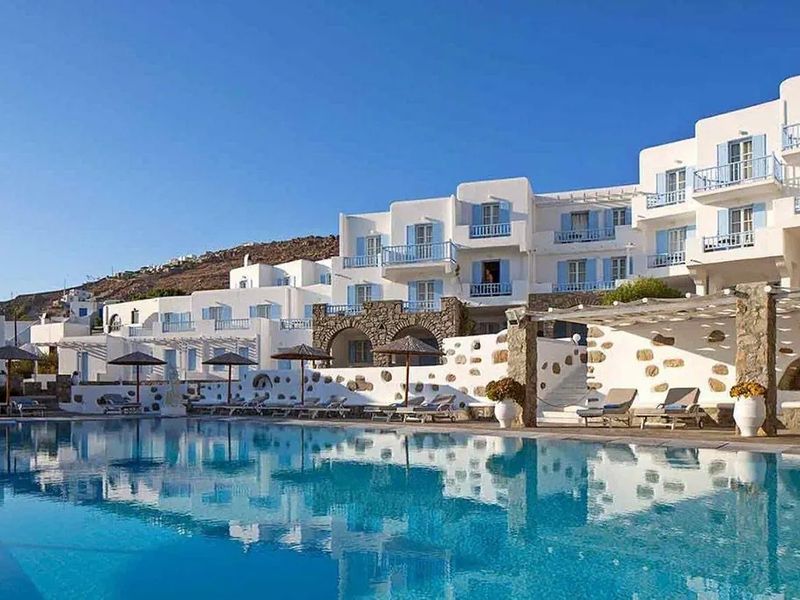 Manoulas Beach (Mykonos)
