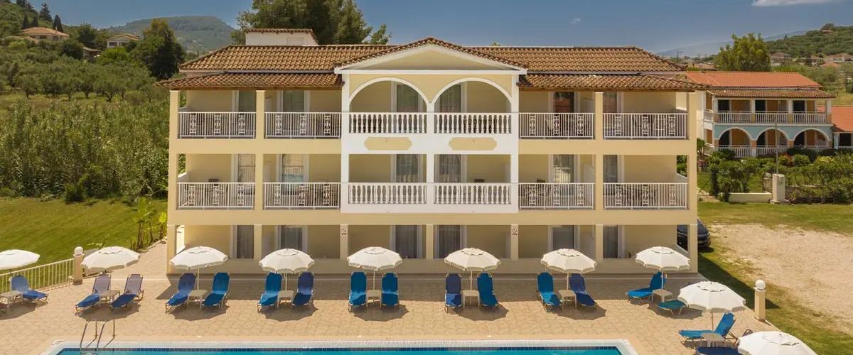 teren hotelu, basen, obiekt