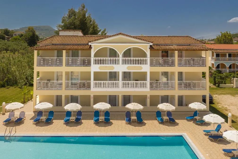 teren hotelu, basen, obiekt