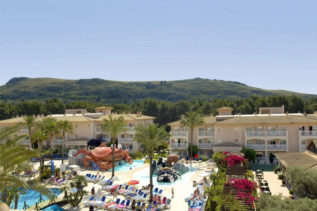 obiekt, teren hotelu, basen