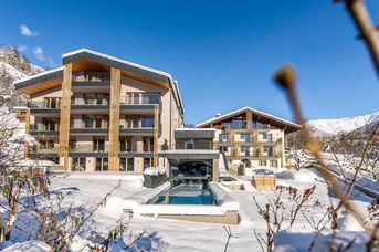 Maraias Luxury Suites & Apartments