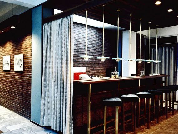 lobby bar