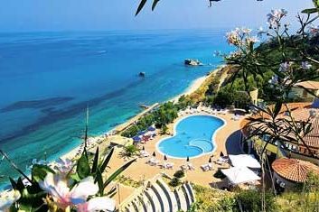 teren hotelu, plaża, basen