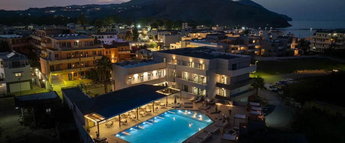 obiekt, teren hotelu, basen