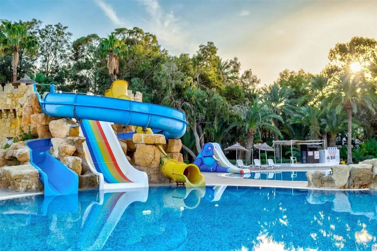 basen, aquapark, zjeżdżalnia