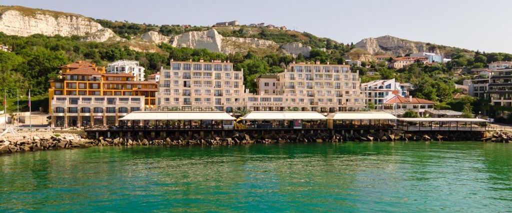 góry, teren hotelu, obiekt
