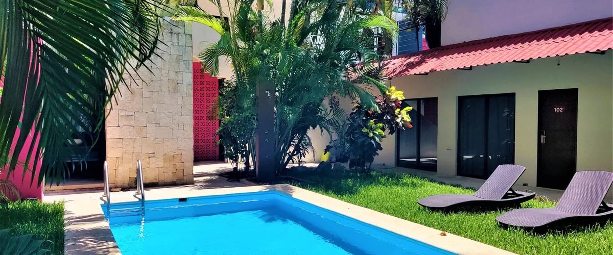 obiekt, teren hotelu, basen