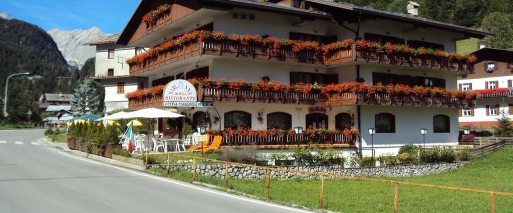 obiekt, budynek główny, teren hotelu