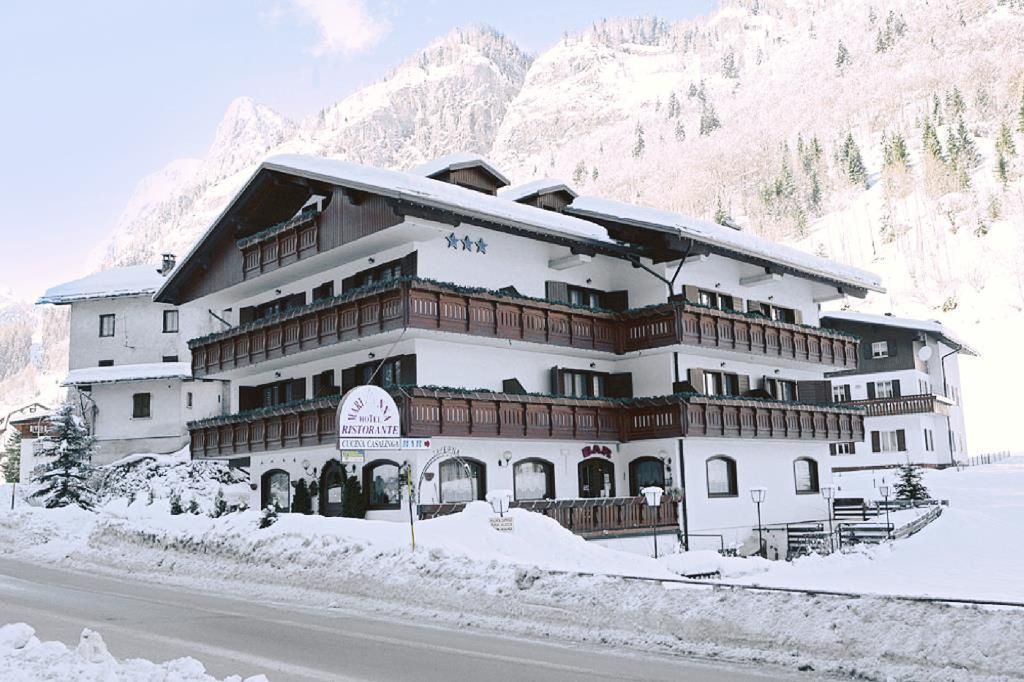 obiekt, budynek główny, teren hotelu