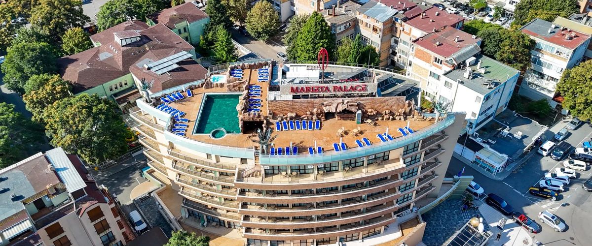 obiekt, teren hotelu