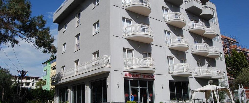 obiekt, budynek główny, teren hotelu