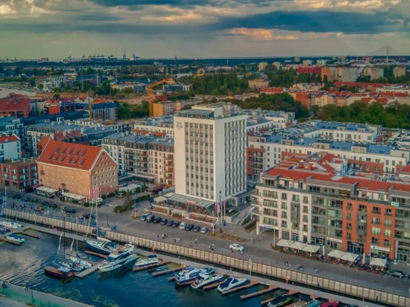 Marina Club Hotel
