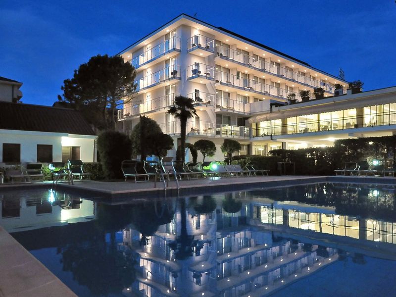 Marina Palace