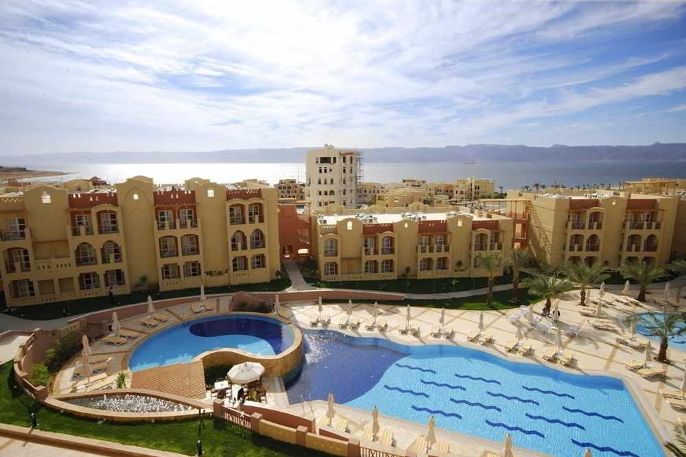 basen, teren hotelu, obiekt