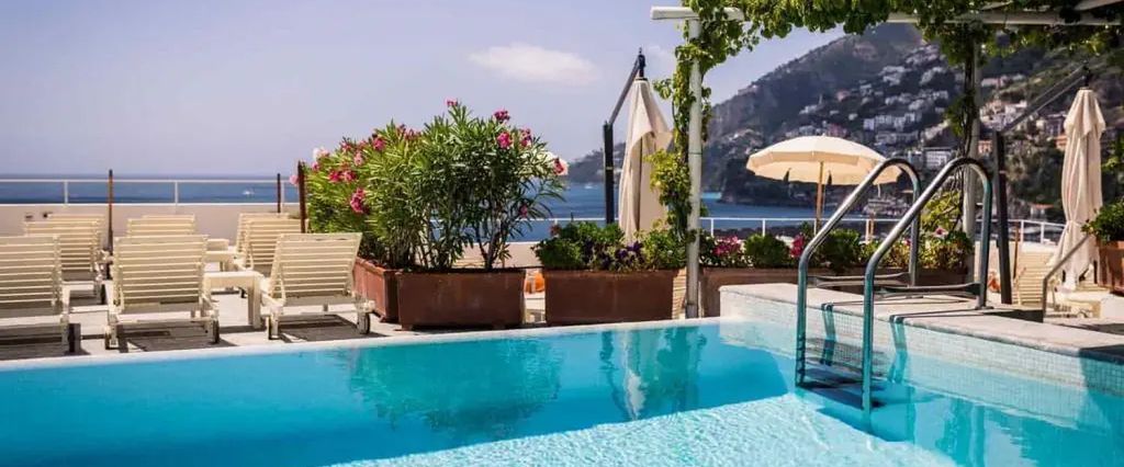 góry, teren hotelu, basen