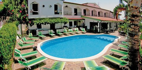 basen, teren hotelu, obiekt