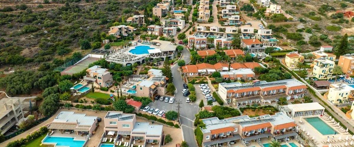 obiekt, basen, teren hotelu