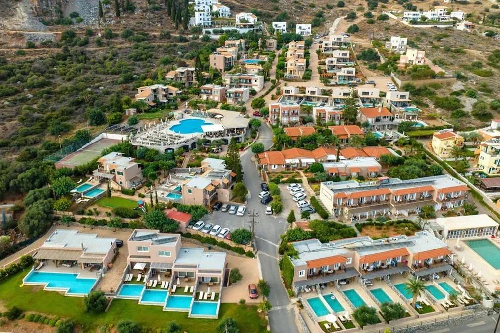 obiekt, basen, teren hotelu