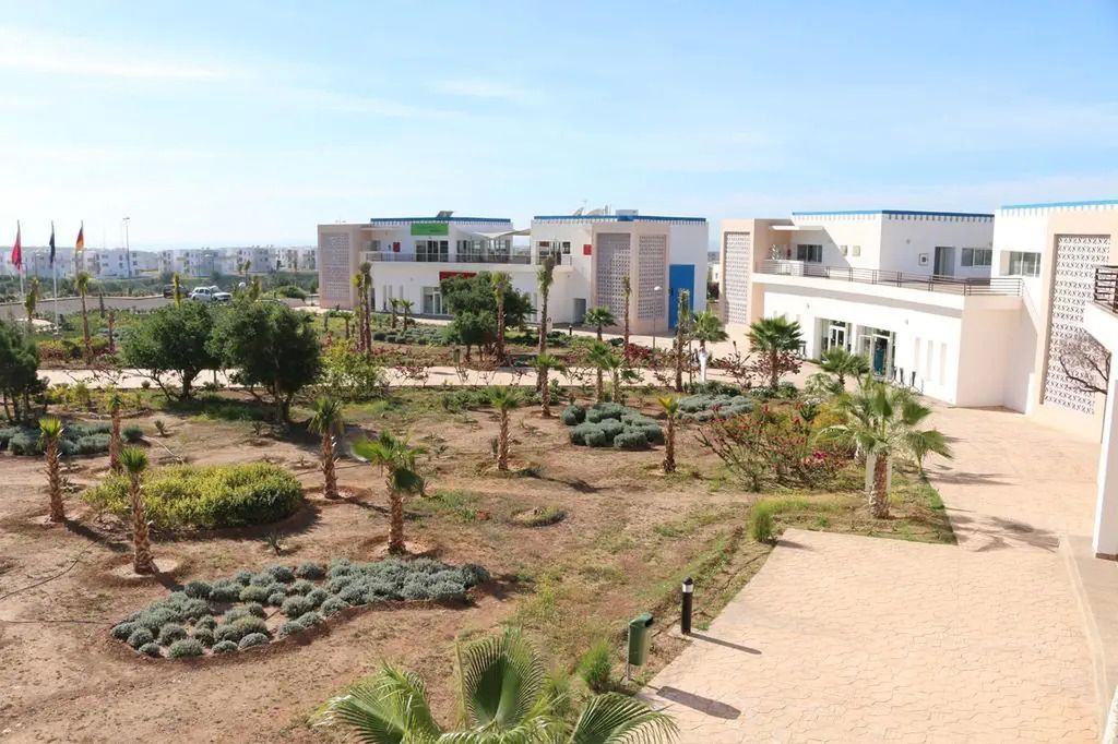 Lunja Village - budynek główny