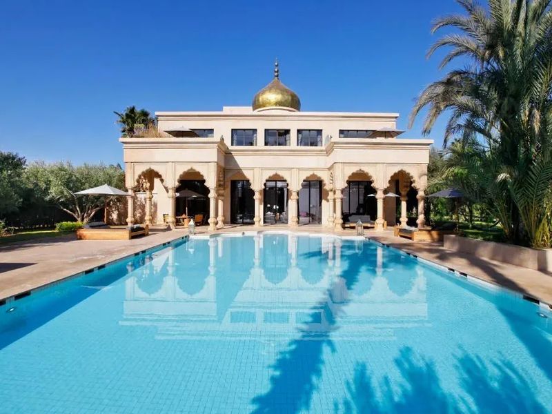 Palais Namaskar