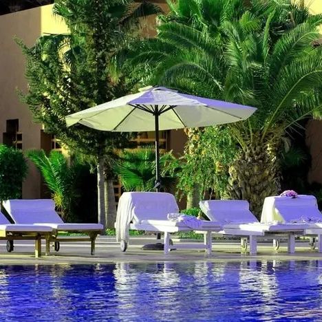 Palm Plaza