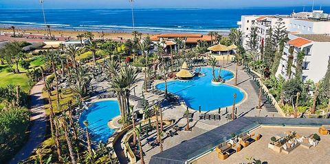 teren hotelu, basen, plaża