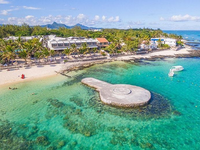 Le Peninsula Bay Beach Resort