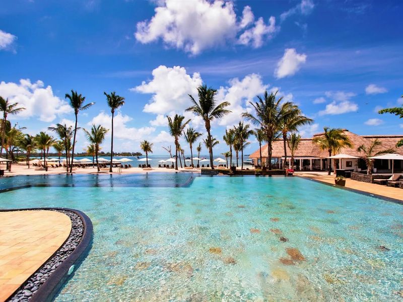 The Bay Club at Anahita