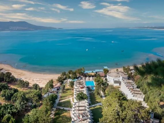 teren hotelu, basen, plaża