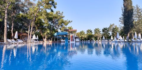 basen, zjeżdżalnia