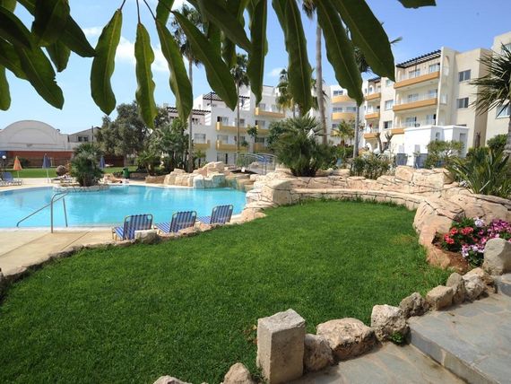Mayfair Gardens - zdjęcie 2