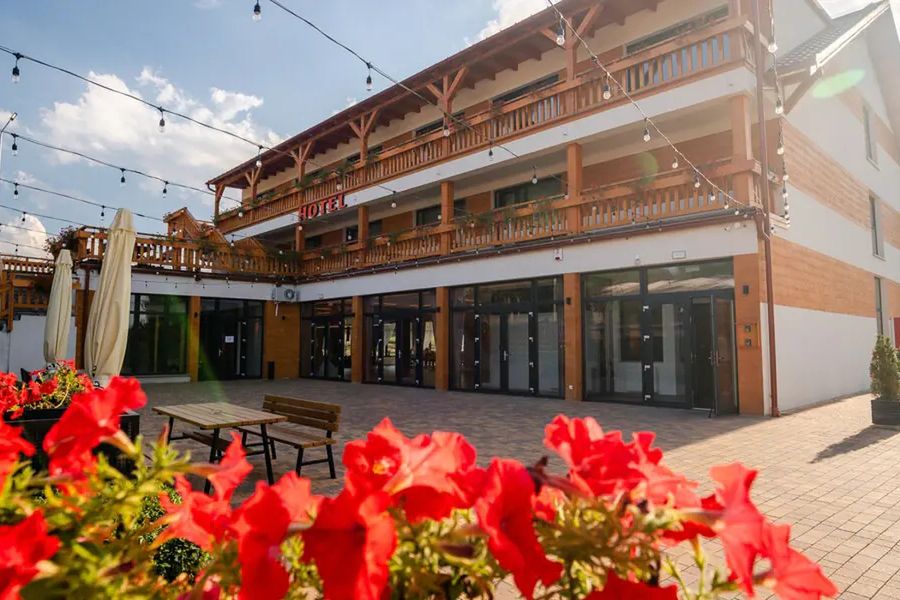 obiekt, teren hotelu