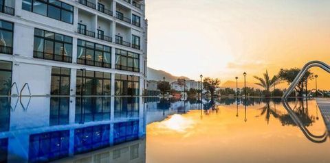 budynek główny, basen