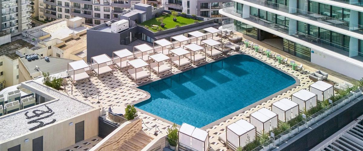 obiekt, teren hotelu, basen