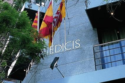 teren hotelu, budynek główny