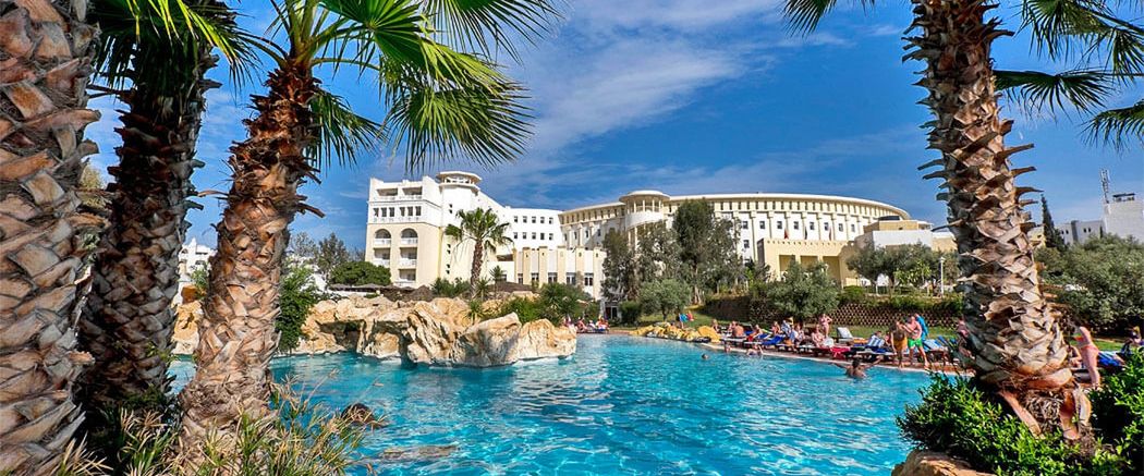 obiekt, teren hotelu, basen