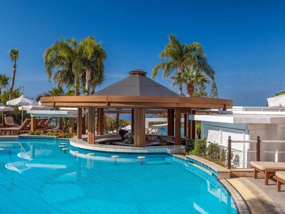 basen, pool bar